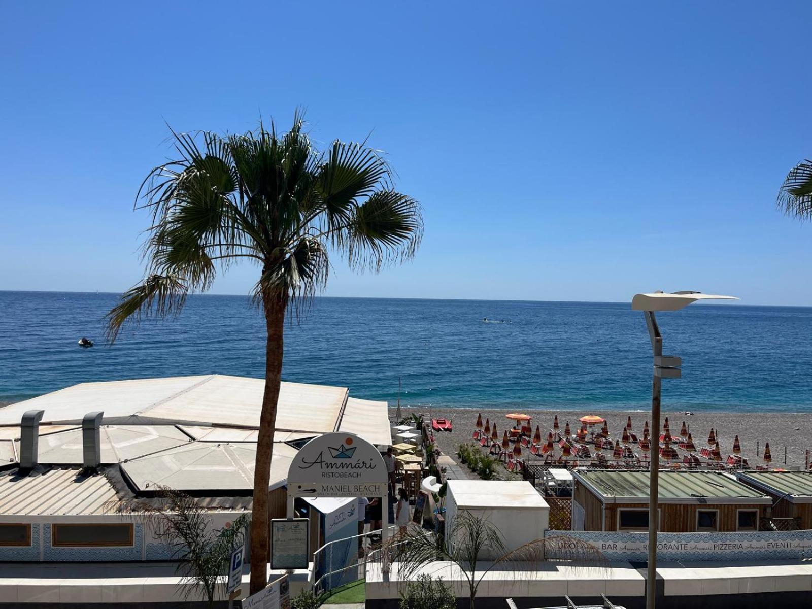 Maniel Beach Hotel Letojanni Kültér fotó