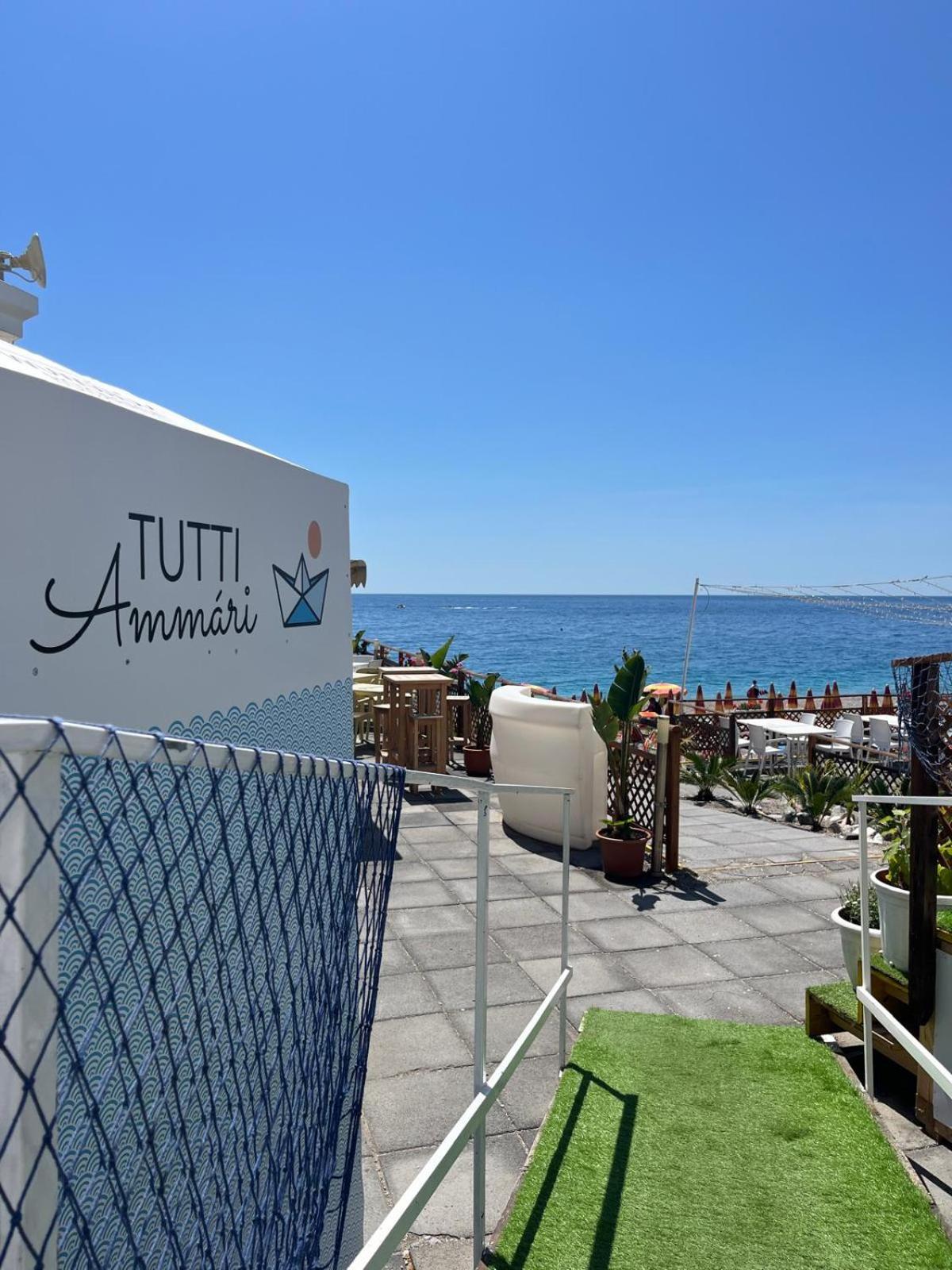 Maniel Beach Hotel Letojanni Kültér fotó